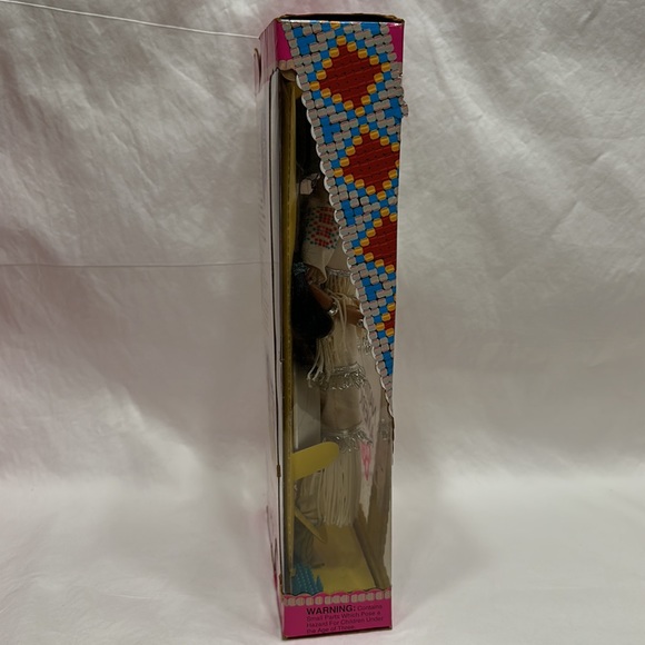 Native American Barbie - Picture 4 of 5